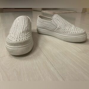 Lulus slide on sneaks